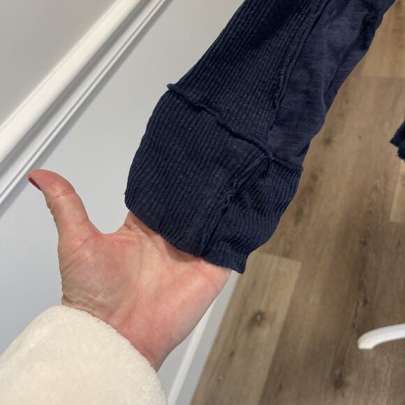 Soft Surroundings Sz L Navy Blue Long Sleeve Top Shirt Boho Cottage Core V Neck - Picture 3 of 12